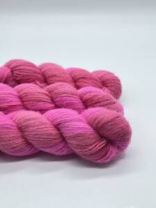 Baby Fluff-Hex Hex-Baby Alpaca-Pink-Rot-handgefärbt