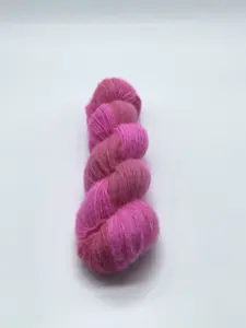 Baby Fluff-Hex Hex-Baby Alpaca-Pink-Rot-handgefärbt