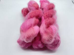 Kid Silk-Mohair-Seide-Bed of Roses-handgefärbt