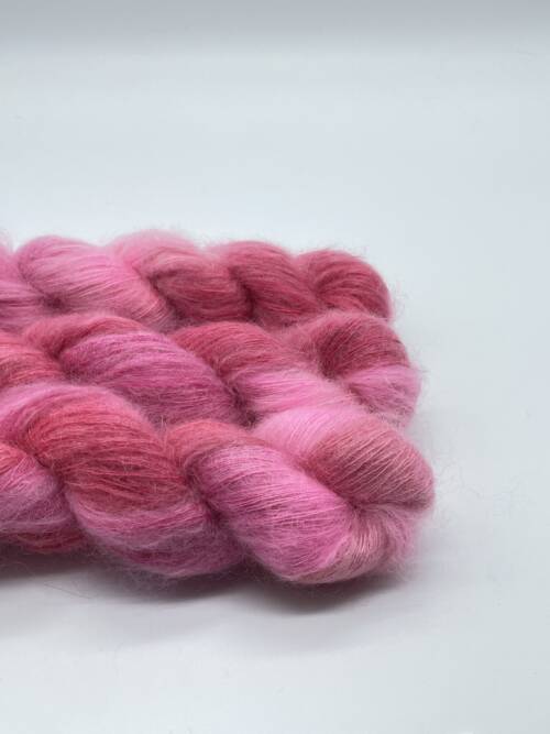 Kid Silk-Mohair-Seide-Bed of Roses-handgefärbt