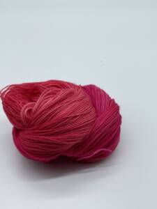 Trekkingwolle - Sockenwolle - handgefärbt - Rot-Magenta