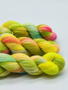 Trekkingwolle-Sockenwolle-handgefärbt-Neonfarben