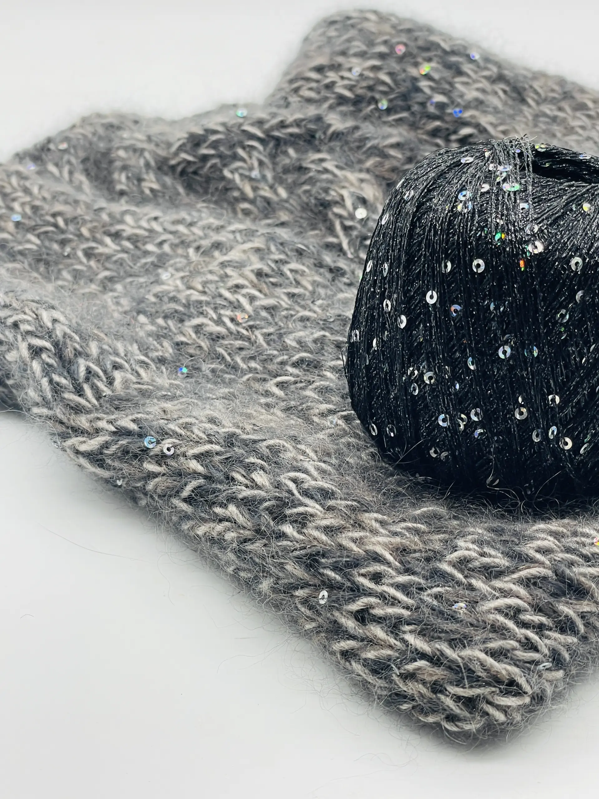 Paillettengarn SCHWARZ-SILBER – Bild 4