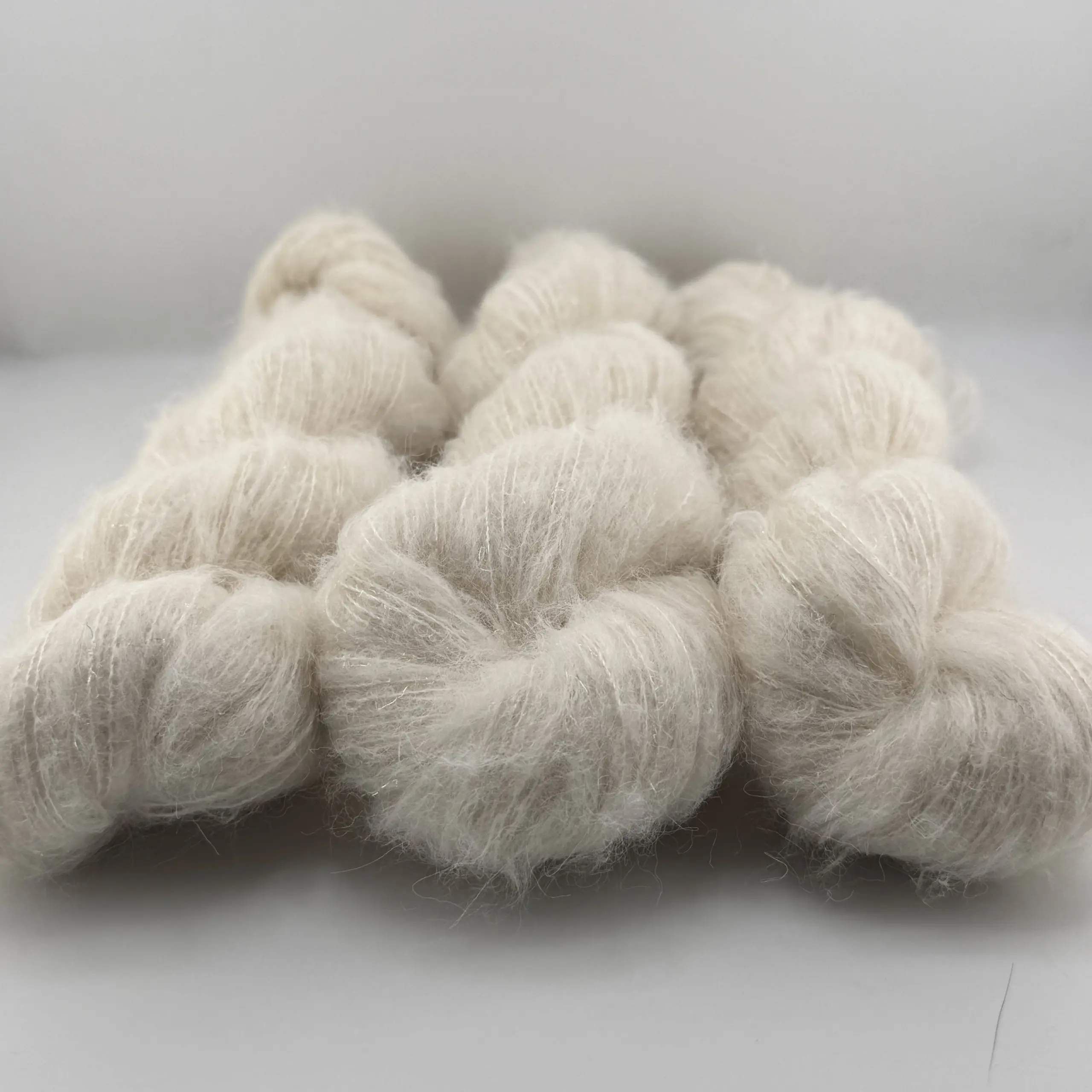 Cloud Dancer - mit feinem Glitzerfaden