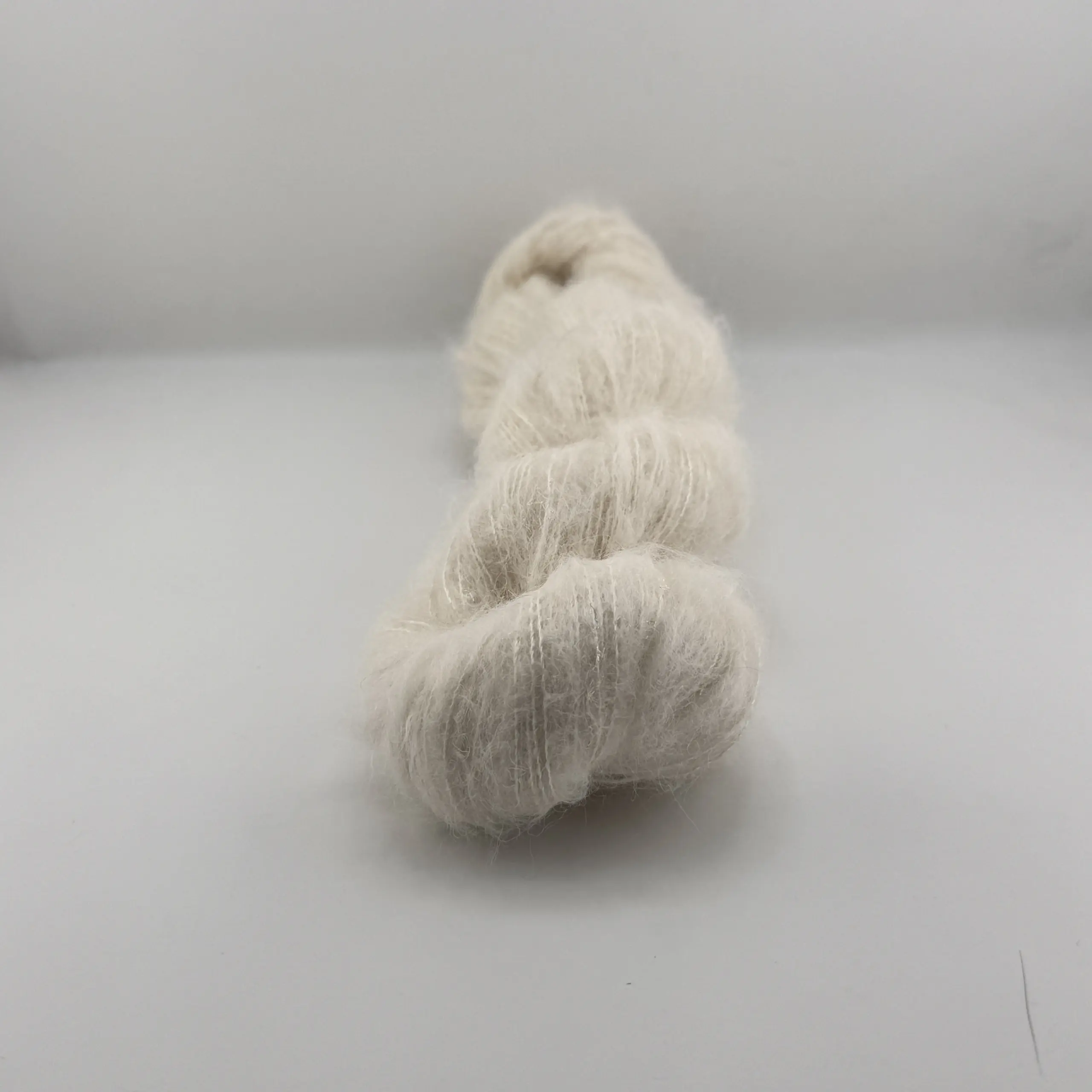 Cloud Dancer - mit feinem Glitzerfaden – Bild 3