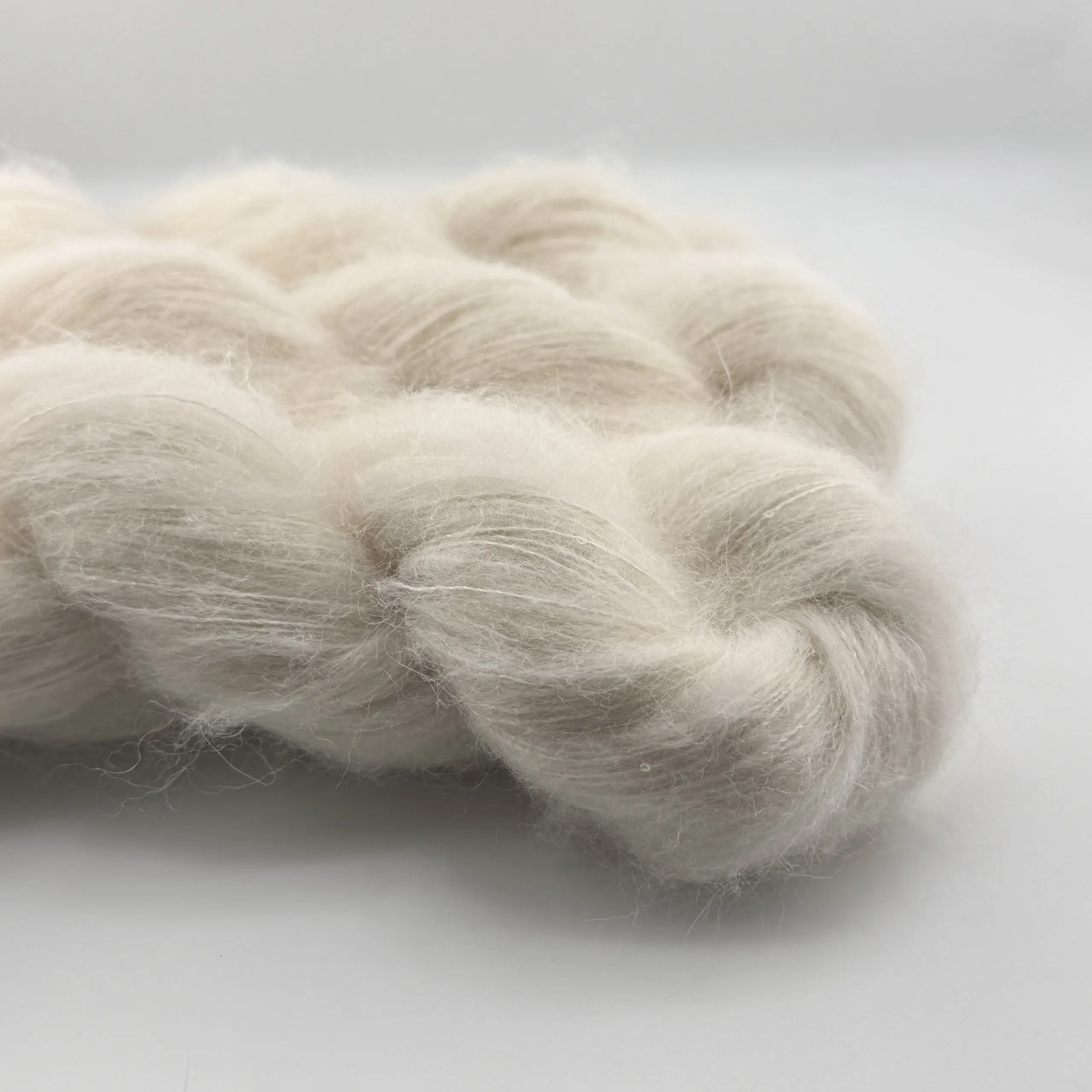 Cloud Dancer - mit kleinen Pailletten – Bild 2