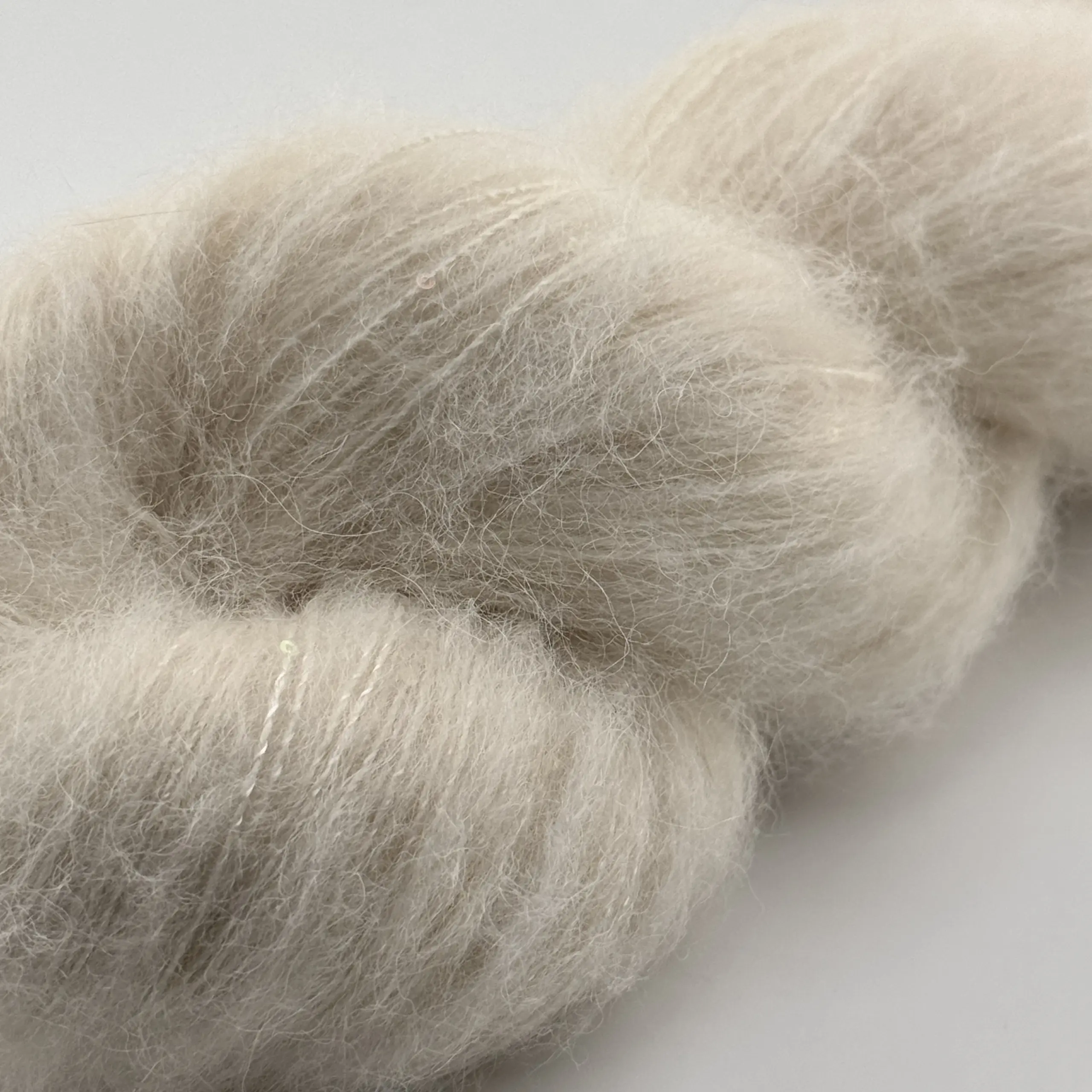 Cloud Dancer - mit kleinen Pailletten – Bild 4