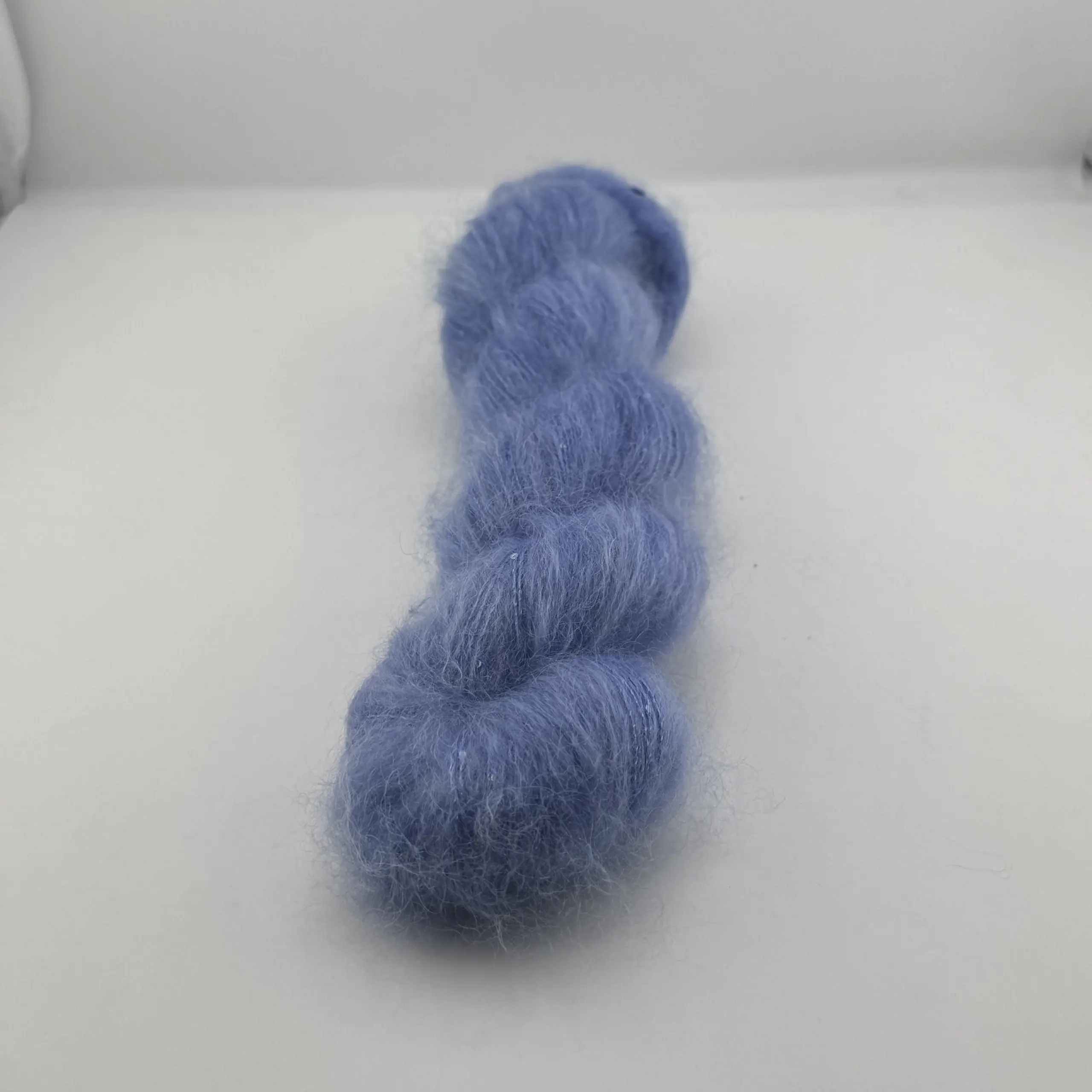 Blau gemacht- mit kleinen Pailletten – Bild 3